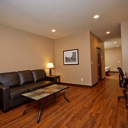 Quality Inn & Suites Saskatoon Kamer foto