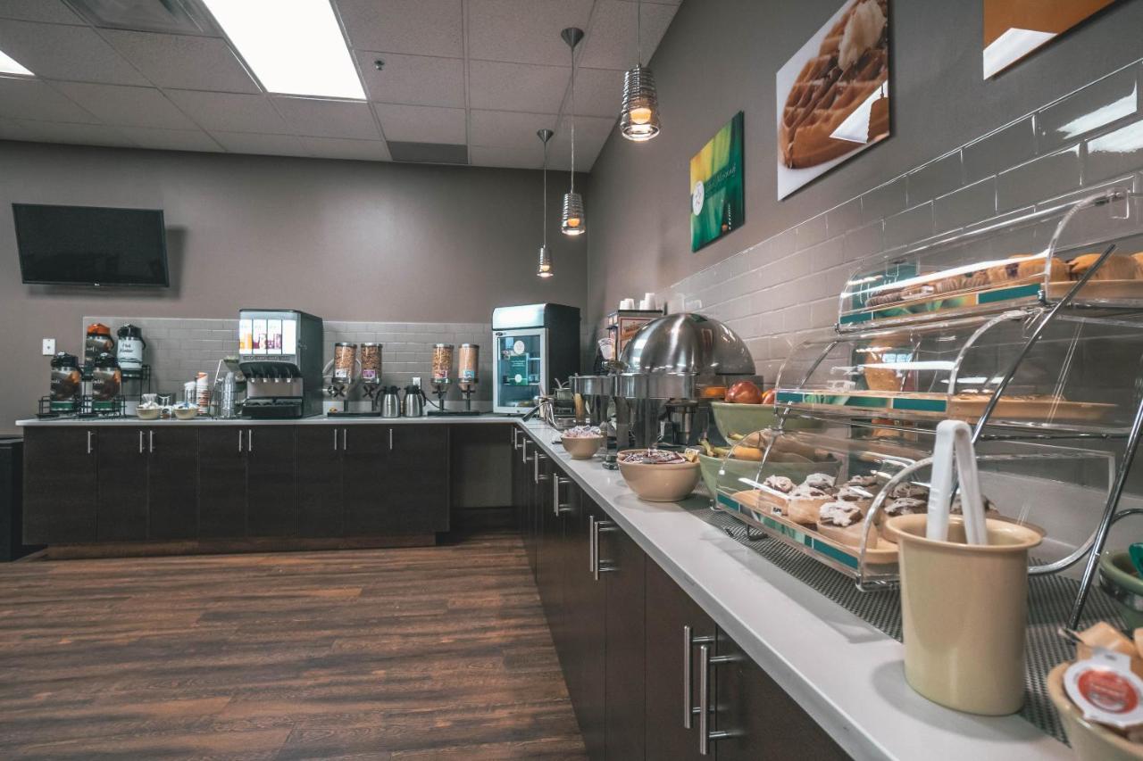 Quality Inn & Suites Saskatoon Buitenkant foto