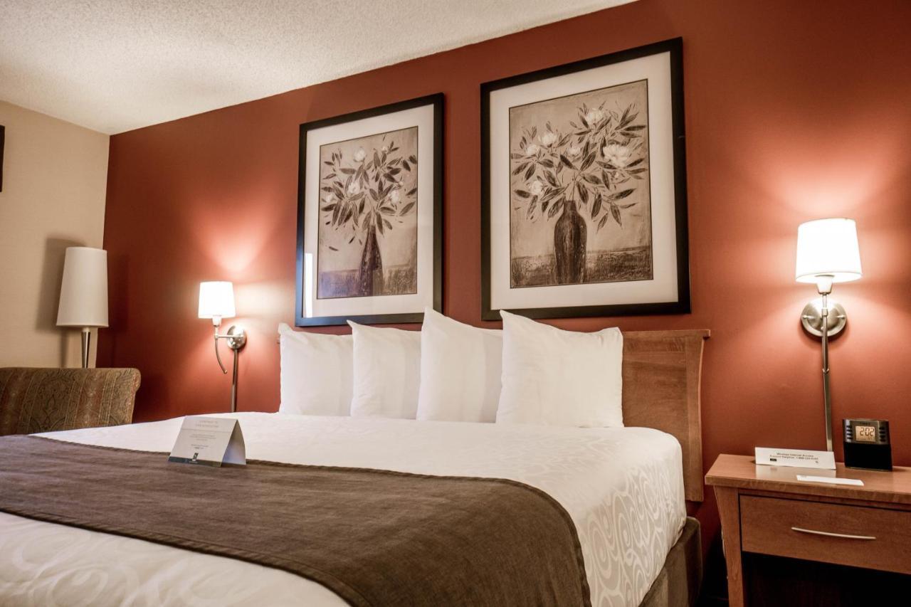 Quality Inn & Suites Saskatoon Buitenkant foto