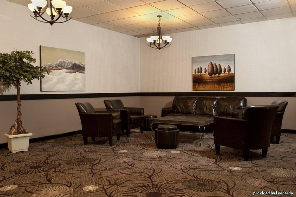 Quality Inn & Suites Saskatoon Buitenkant foto