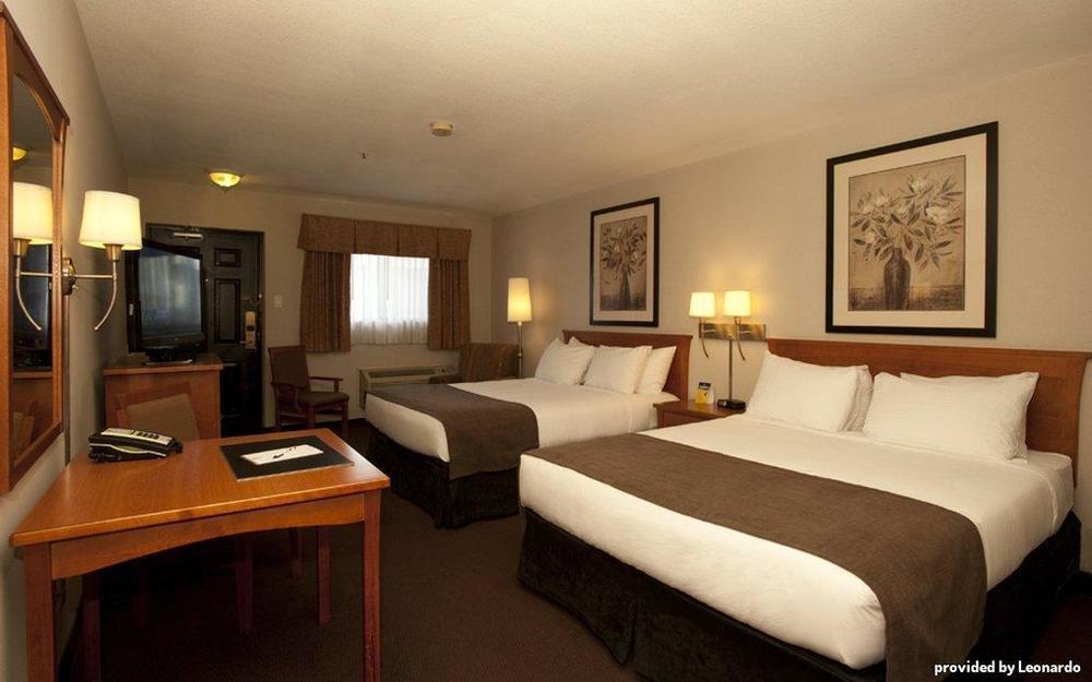 Quality Inn & Suites Saskatoon Kamer foto