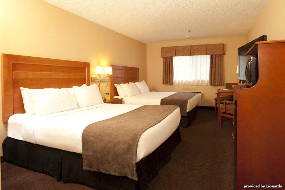 Quality Inn & Suites Saskatoon Kamer foto
