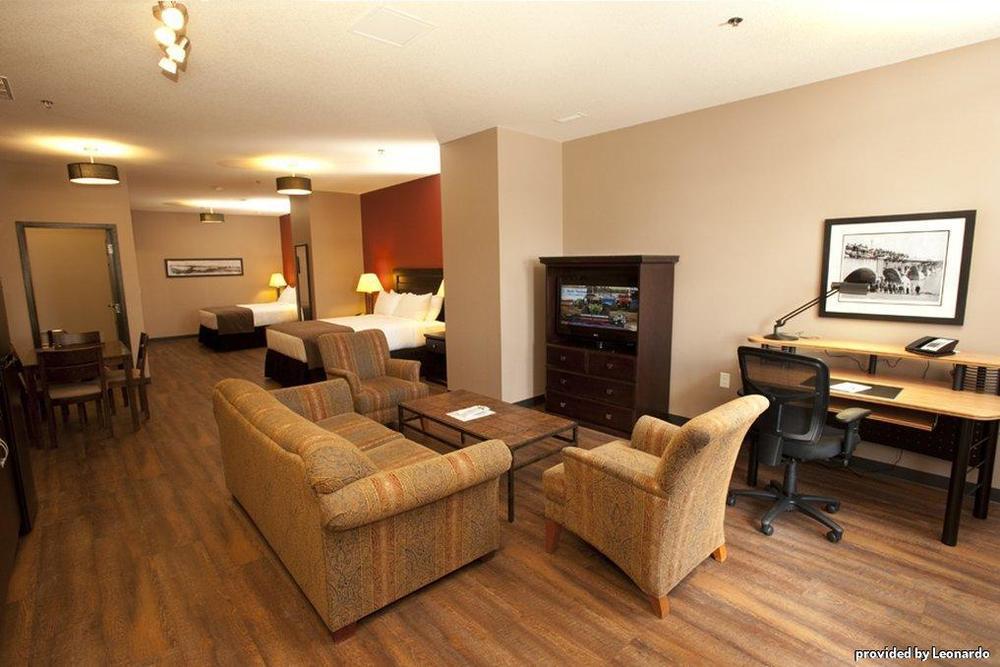Quality Inn & Suites Saskatoon Kamer foto