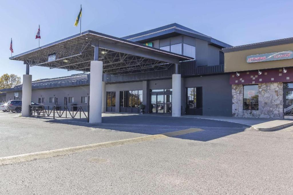 Quality Inn & Suites Saskatoon Buitenkant foto