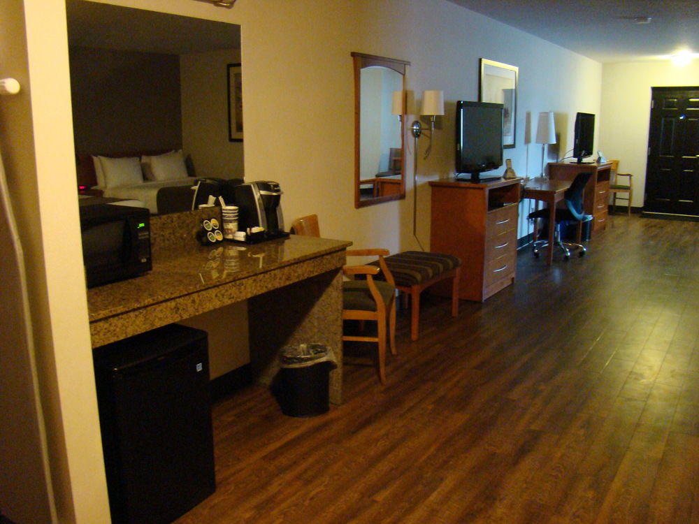 Quality Inn & Suites Saskatoon Buitenkant foto