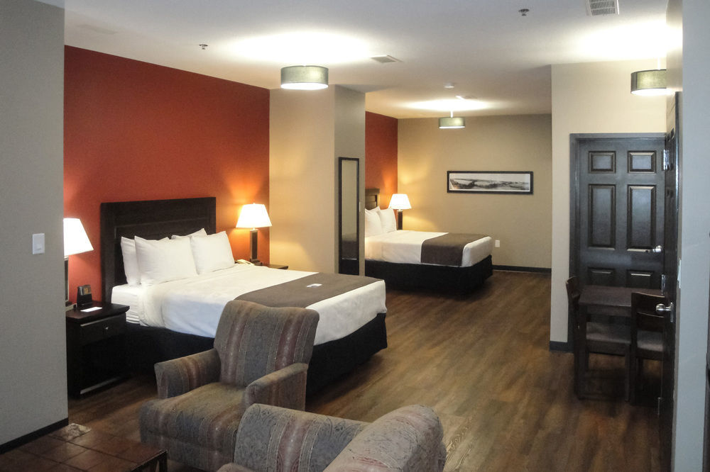 Quality Inn & Suites Saskatoon Buitenkant foto