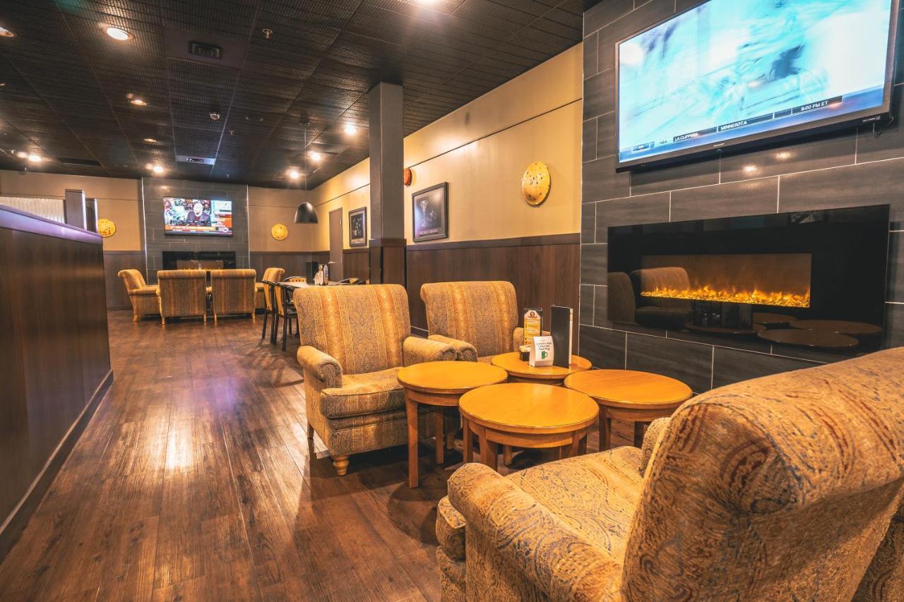 Quality Inn & Suites Saskatoon Buitenkant foto