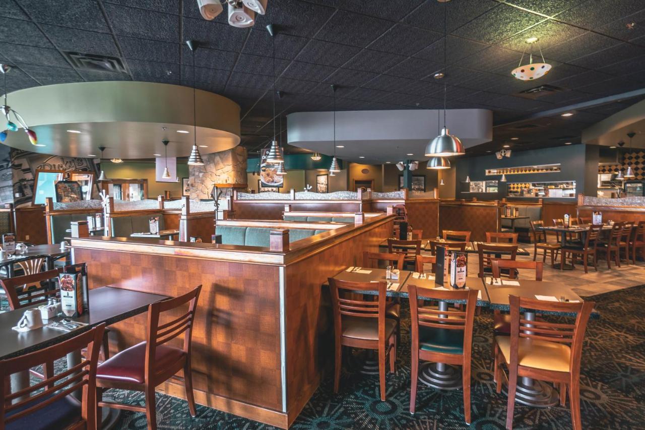 Quality Inn & Suites Saskatoon Buitenkant foto